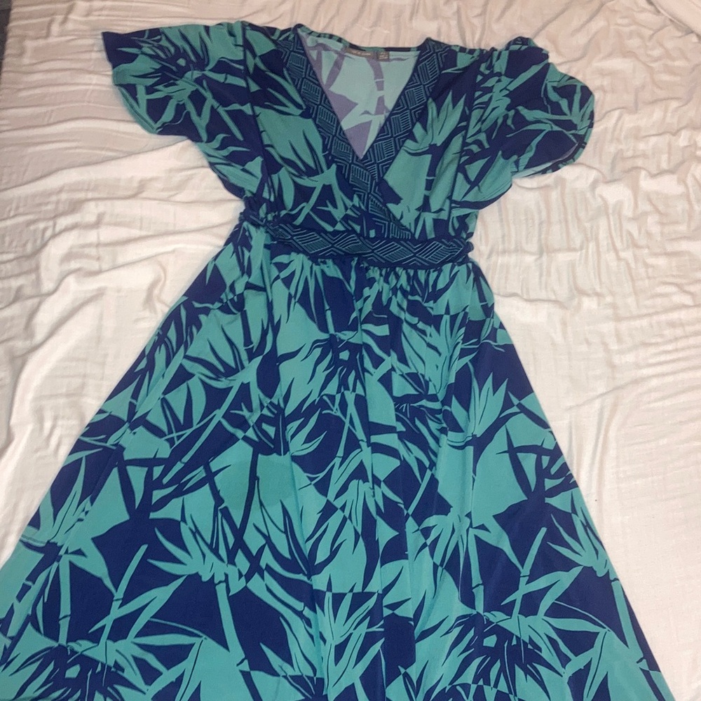 Blue Pattern Ruffle Sleeve Knee-Length Dress | Apt 9 Petite